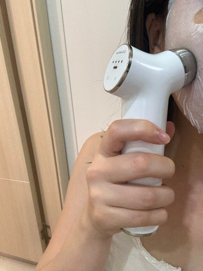 쿼드쎄라 솔직후기 최저가로 구입 속건조 잡고 피부결 개선된 홈케어 홈디바이스 추천