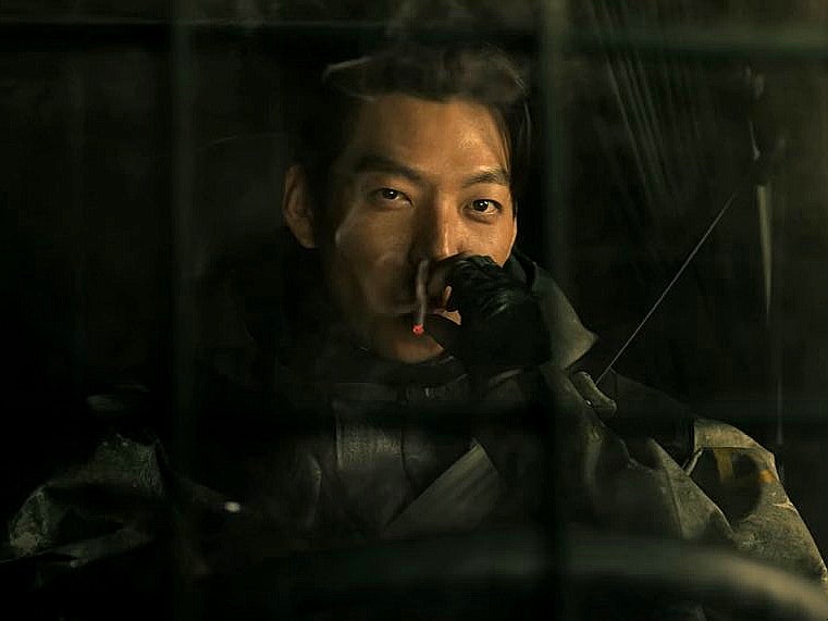 투병 이겨내고 복귀한 김우빈, 글로벌 1위인데 혹평도 쏟아졌던 넷플릭스드라마