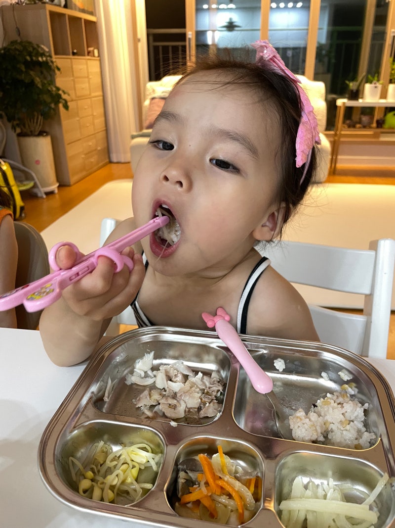 아기 젓가락 언제부터 사용할까?두돌아기 뽀로로 에디슨젓가락 밥 잘먹는 후기