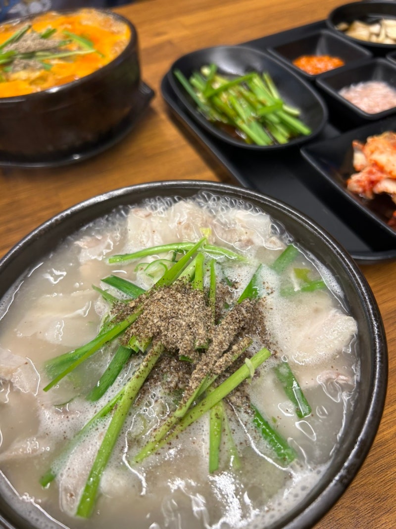 포항 효자동 국밥맛집 포항 효자돼지국밥 고기와 순대가 푸짐한 국밥 한 그릇