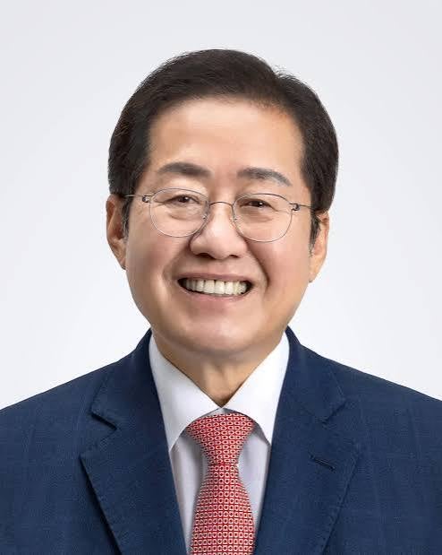 '모래시계 검사'에서 '독설의 대가'까지! 홍준표 50억대 재산·연봉과 정치 인생 파란만장 비....