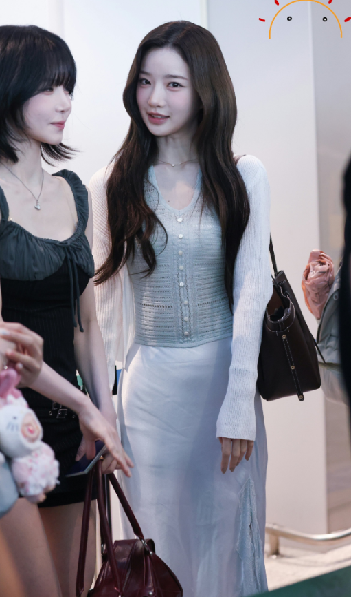 여자여자한 트리플에스 김유연 패션 정보