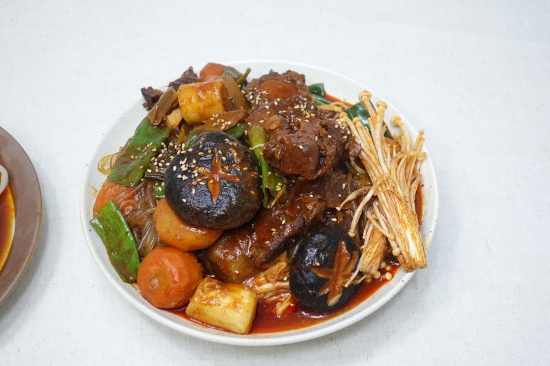 매운 갈비찜 레시피, 수비드 머신 75도로 뼈 쏙 빠지게 익히고 시판 양념으로 실패 없이 완성....