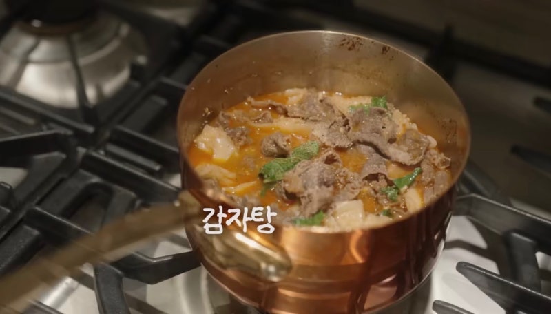 냄비가 100만 원? 강민경·강주은이 픽한 구리냄비 모비엘