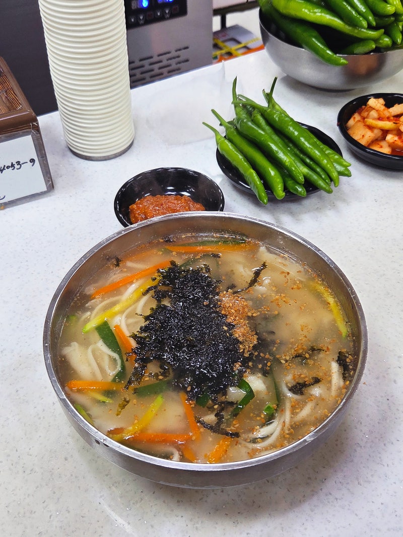 [대구] 대신동 서문시장 2지구 지하 1층 먹거리타운 칼국수 거리 할매국수