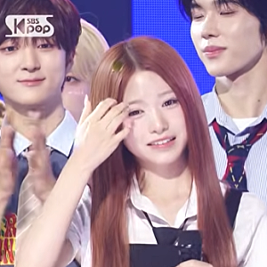 Le Sserafim Achieves 2 Music Show Wins, Including Show! Music Core No. 1, with a Chart-Reversing Love Attack