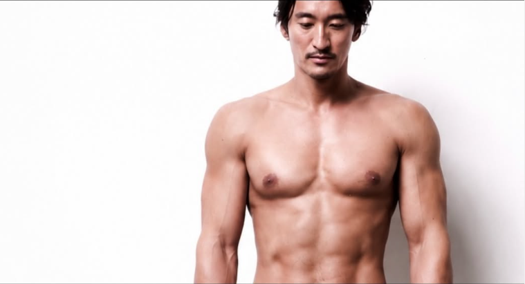 배우 신현준이 인스타그램에 올린 한 장의 사진이 난리다. 캡션은 단 네 단어