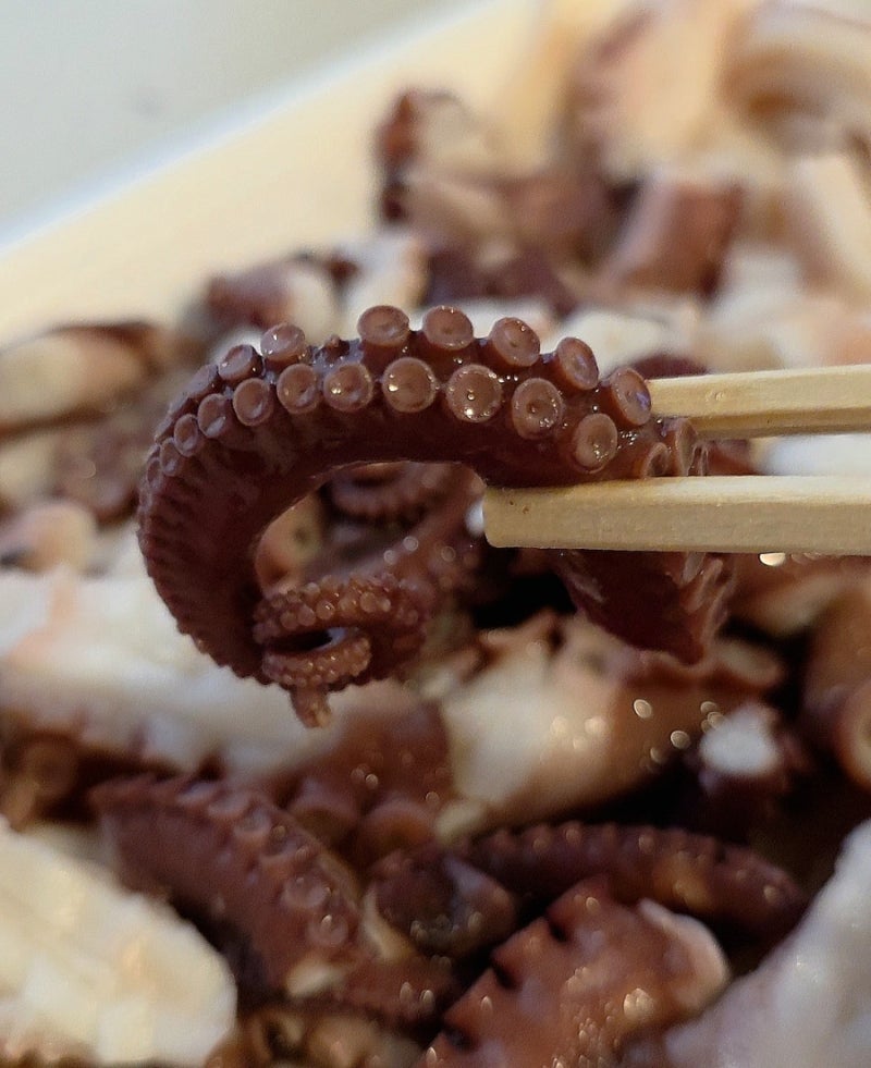 문어숙회 맛집 삼척장군상회, 중앙시장 맛집에서 갓 삶은 쫄깃한 삼척 문어숙회