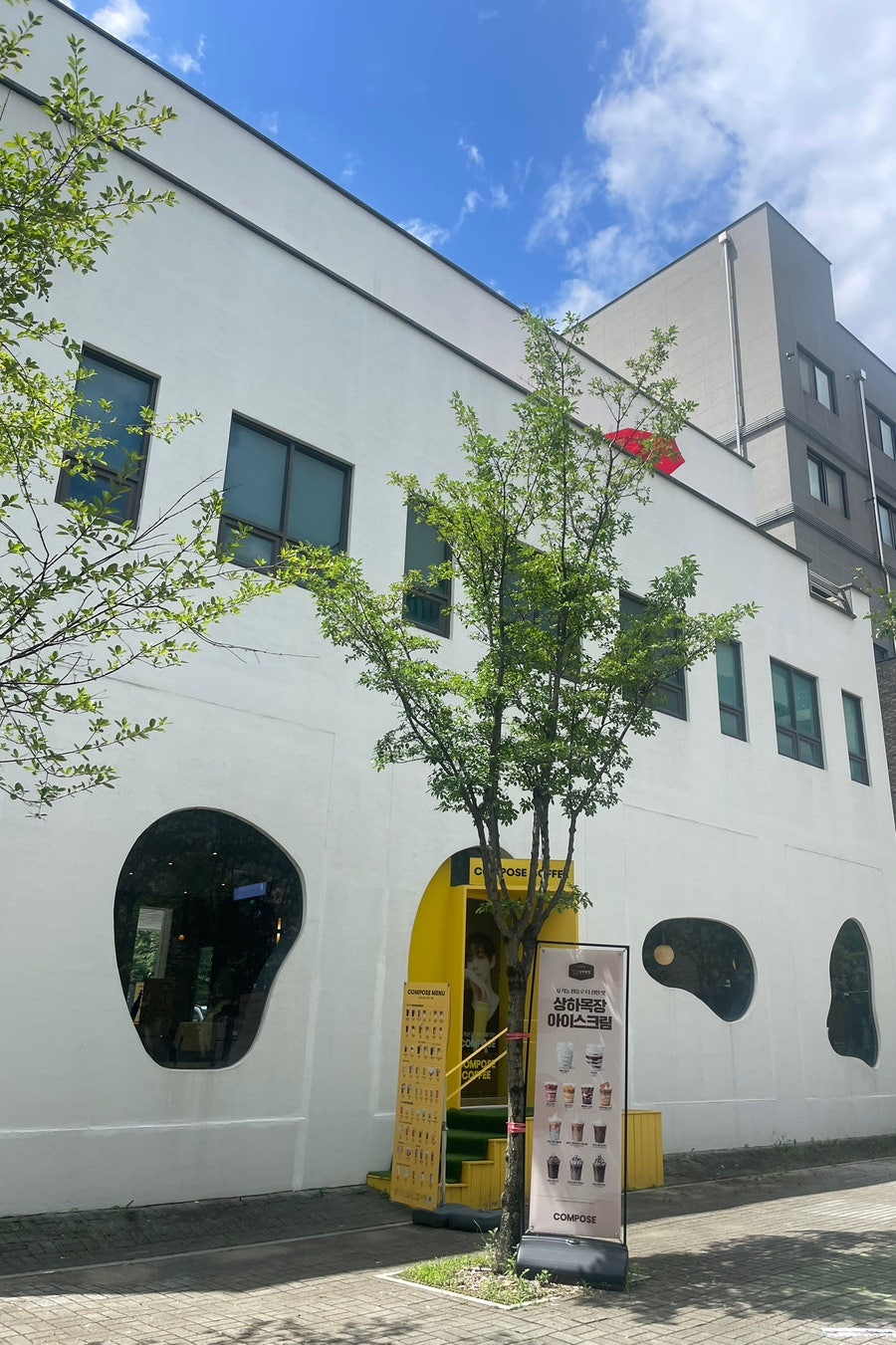컴포즈커피 대전원내점 사진 1