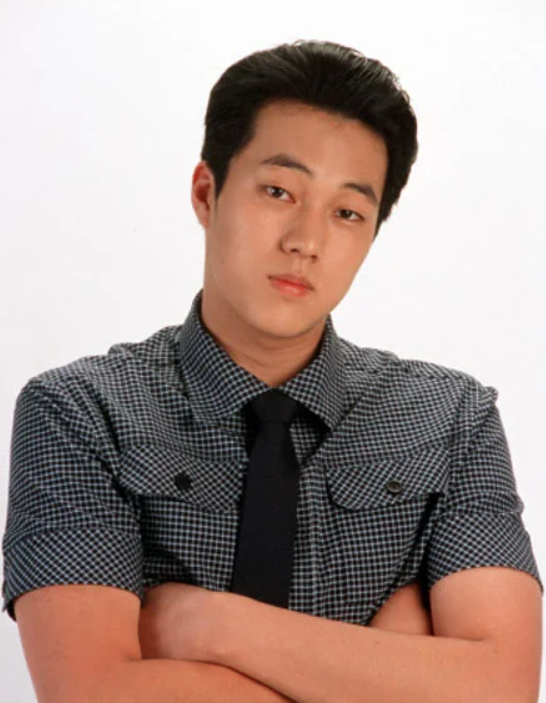 [속보]스태프 300명에게 '순금 1억' 쏜 배우... 소지섭, 드라마 김부장 대박 뒤 숨겨진 미담과 ....