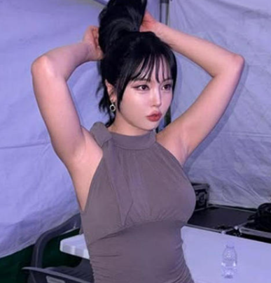 또 임신설에 휩싸인 홍진영, 사진 한 장으로 내놓은 답
