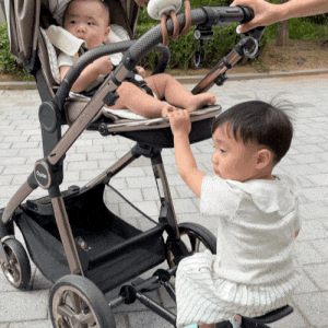 연년생 육아템 솔직리뷰 유모차 보조 의자 발판 버기보드 내돈내산 실사용 후기
