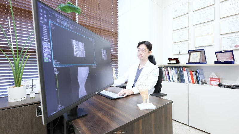 손목 힘줄이 붓고 아프다면 알아야 할 건초염 치료와 병원 이용 방법