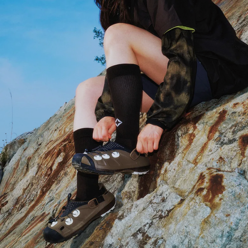 크록스샌들 이렇게 나온다고? 헬리녹스 x 크록스 한정판 공개