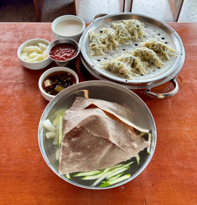 [부산 광안리 밀면 맛집] 동면식밀면 - 평양냉면 같던 물밀면과 고기만두 조합 (웨이팅 꿀팁)