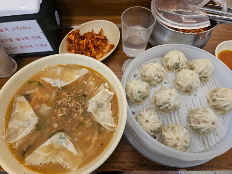 [서울 명동 여행 맛집]명동교자 신관 본점/주말 1인석 웨이팅과 칼국수, 만두 혼밥 후기(내돈....
