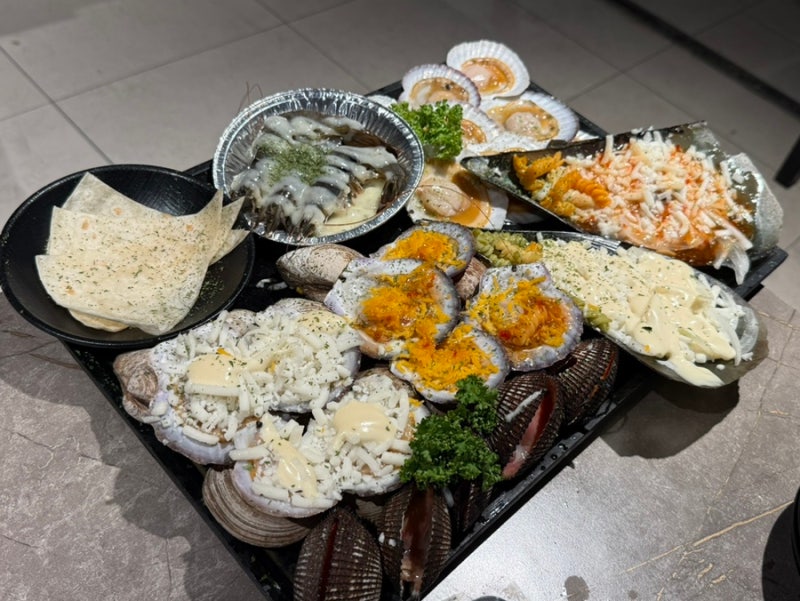 [부산2박3일 여행코스 마지막편] 해운대 맛집투어 총정리! 조개구이,송정 문토스트, 해리단길....