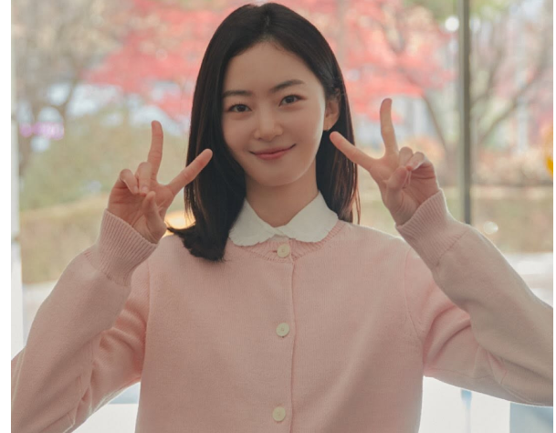영화 ‘누룩’ 김승윤, 청순한 얼굴에 묘한 분위기까지…장동윤이 다시 선택한 배우였다고?