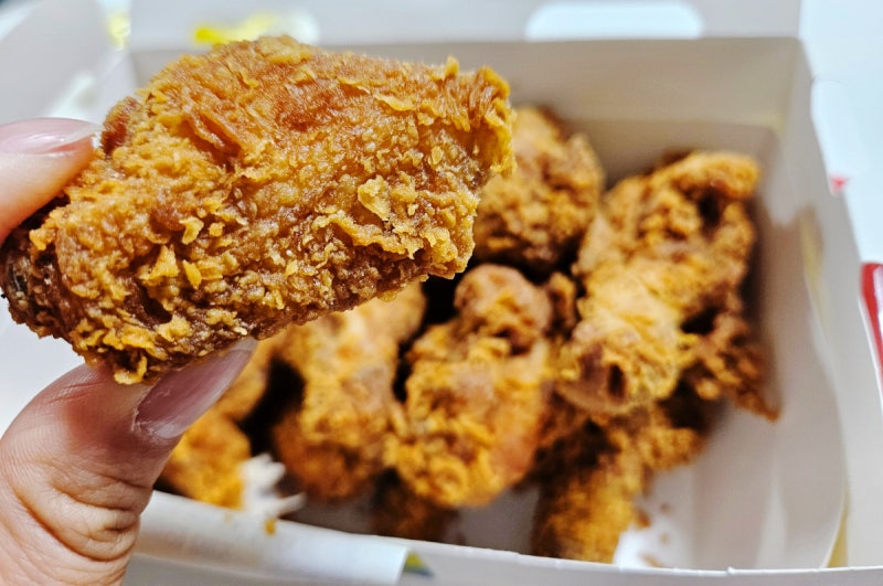 BHC 핫후라이드 치킨 콤보 야식으로 시켜먹은 후기 및 가격정보