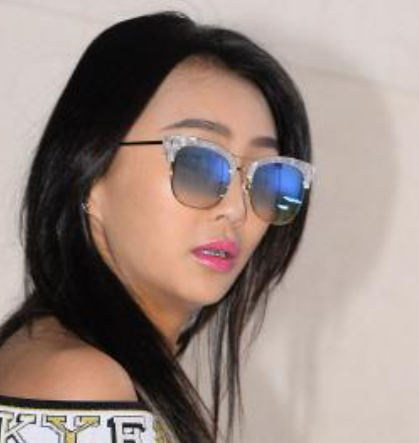 <b>효린</b>, 무대 위 강렬함과 <b>민낯</b> 일상의 반전 매력…“알고 보면... 