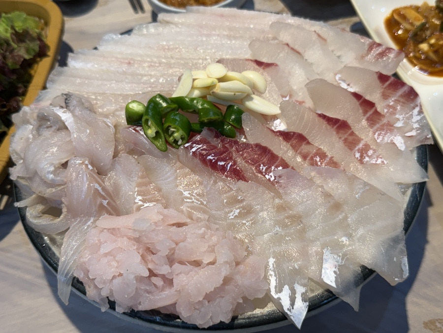 동해횟집 사진 1