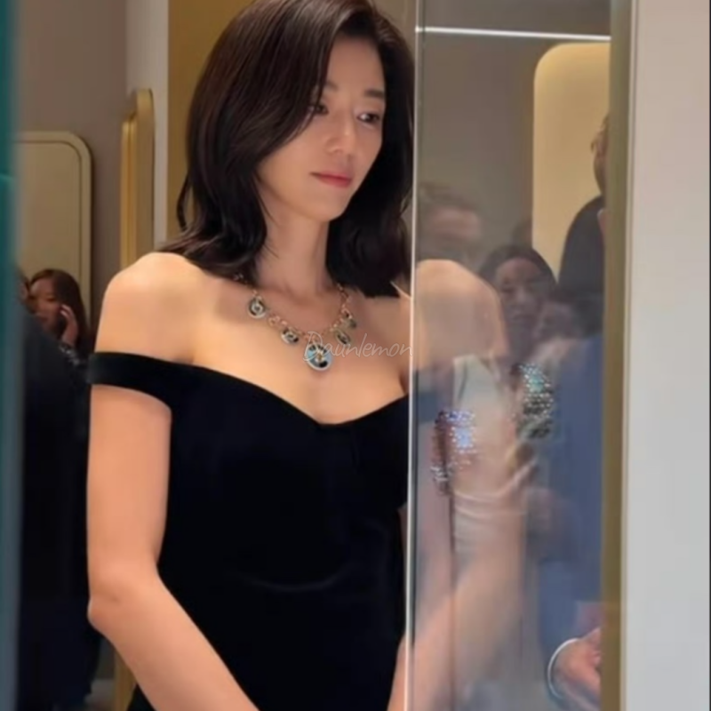 “똑같이 자르면 4050 아줌마 되는데…” 전지현 중단발 레이어드컷의 신의 한 수