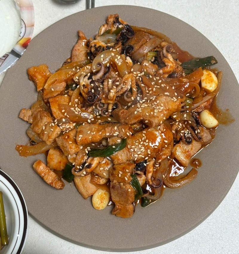 [집밥메뉴] 쭈꾸미삼겹살 레시피 :: 가게에서 파는것 같은 매콤하고 쫄깃한 쭈삼 레시피