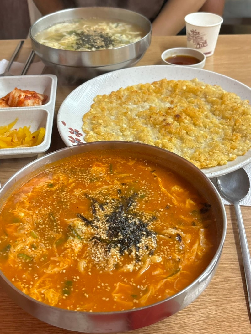 [속초 맛집] 칼국수&누룽지감자전 맛집 ‘금이야옥이야’ 솔직 후기 (주차, 웨이팅 꿀팁, 캐....