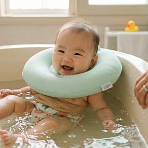 아기 목튜브 사용시기부터 안전한 선택 가이드까지! 신생아 첫 수영 성공 꿀팁 총정리