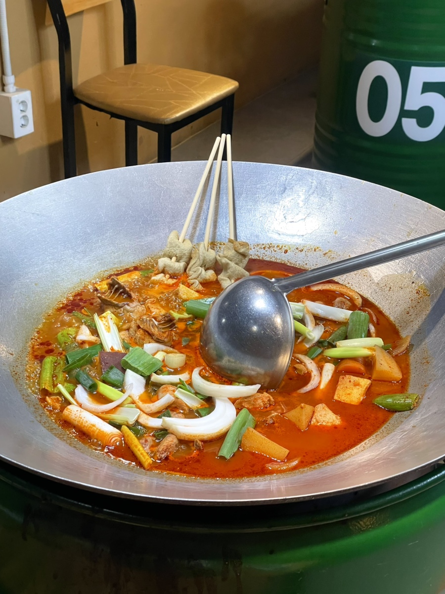 통큰솥뚜껑닭볶음탕 신대방점 사진 2