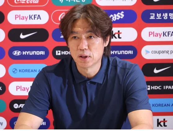 호텔…<b>홍명보</b>, 2년간 자택 근처서만 축협 <b>법카</b> 1400만원 썼다