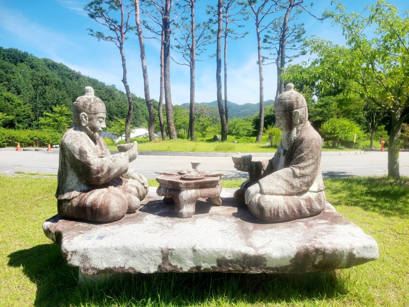 Songgang Jeongcheol's Saseol Sijo - "Jangjinju-sa" and the Poetic Meaning of Alcohol