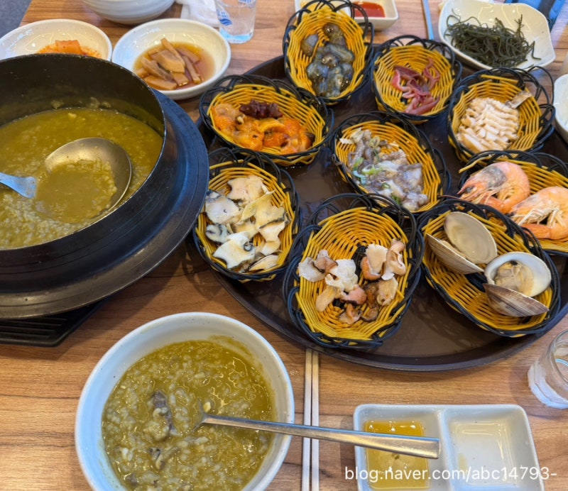 부산 기장 연화리 해녀촌 애견동반 가능한 식당 싱싱채운 해산물모둠과 전복죽