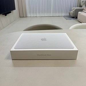 애플 맥북 네오 실버 후기 MacBook Neo 깔끔한 디자인과 감성이 돋보이는 노트북