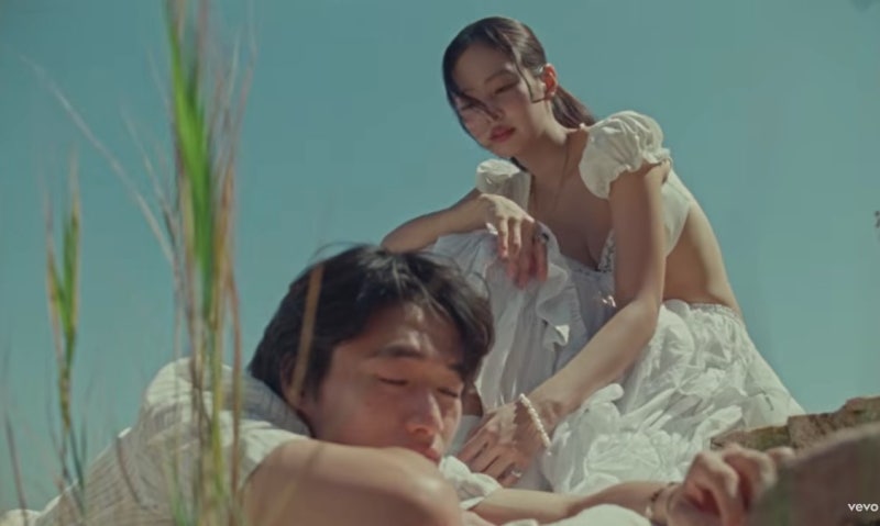 제니 뮤비 의상 현실판 코디 | ZARA부터 H&M, 가성비 브랜드까지