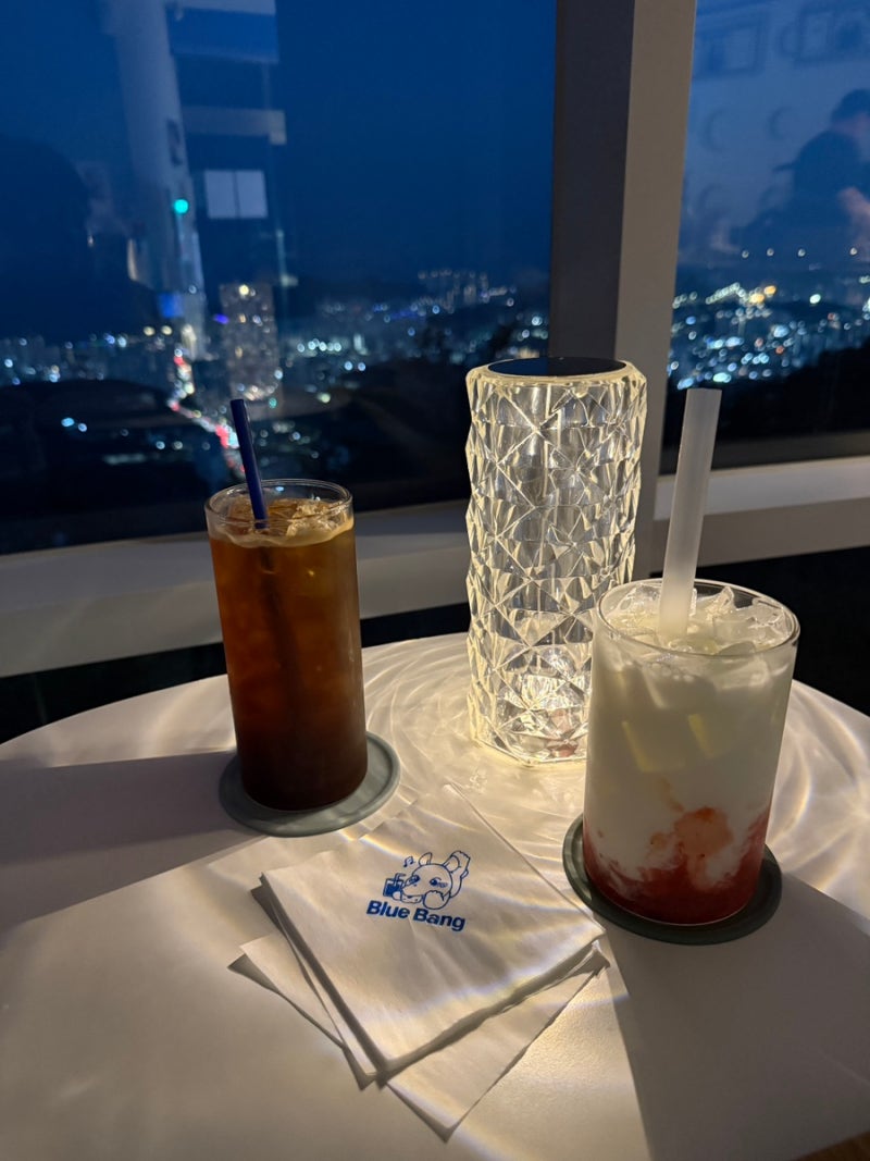 황령산 전망대지하카페 대연동 황령산 야경 편하게 볼수있는 카페 블루뱅 황령산점 내돈내....
