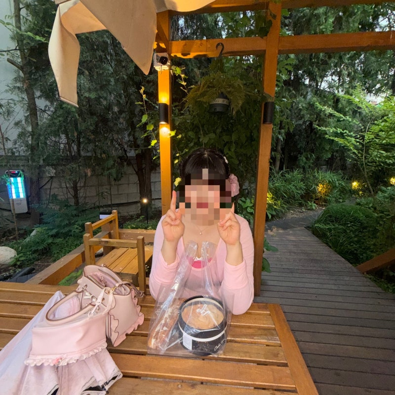 [ETF 베이커리 성수] 슈카월드 빵집 복숭아 케이크 엄청 저렴한 이티에프 베이커리