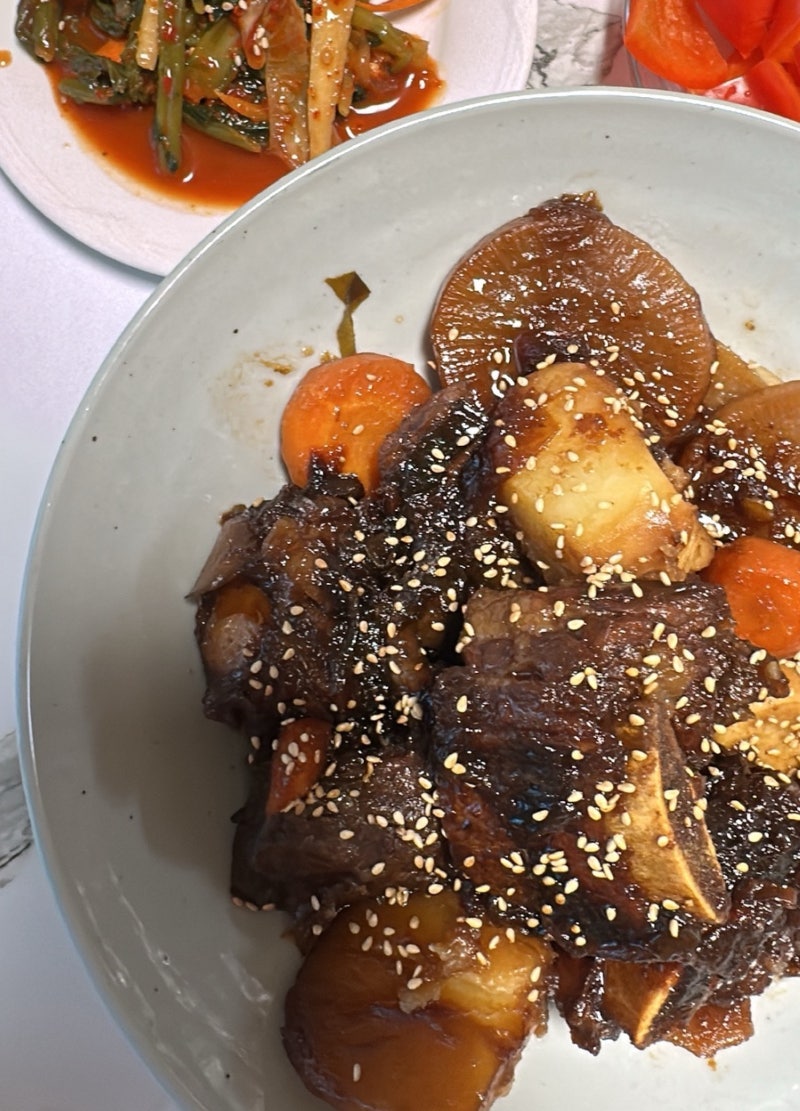 류수영 소갈비찜 황금 레시피, 감칠맛 넘치는 양념 만들기
