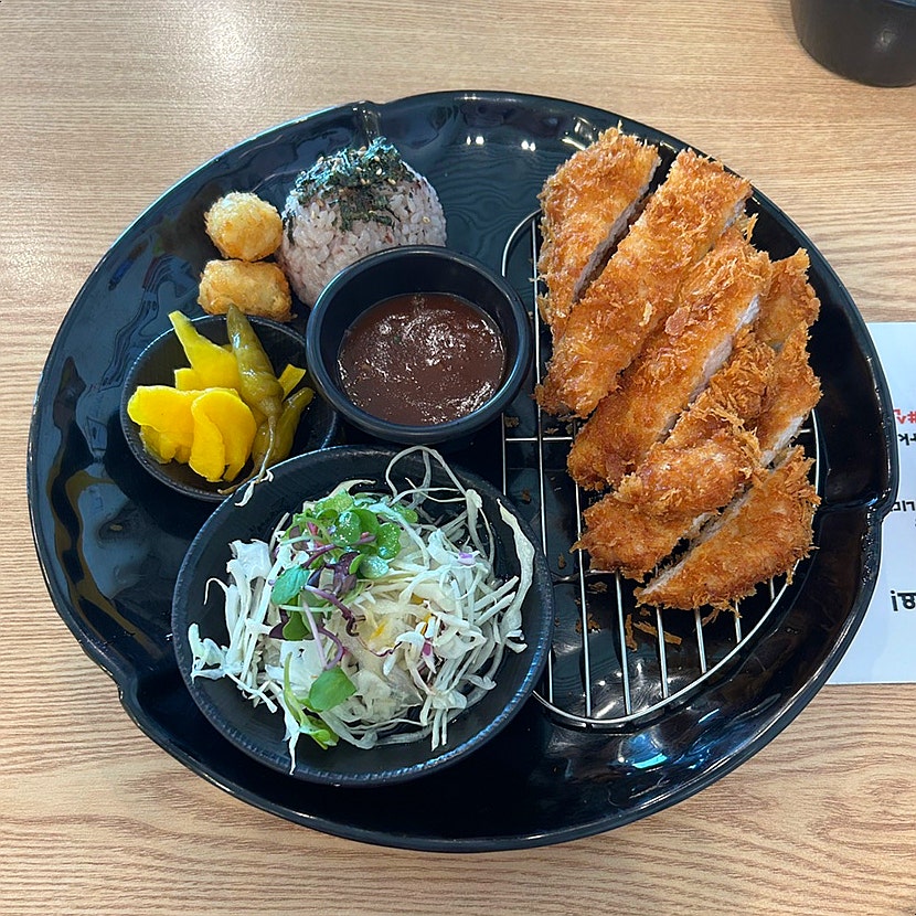 멸치국시와돈까스 본점 사진 3
