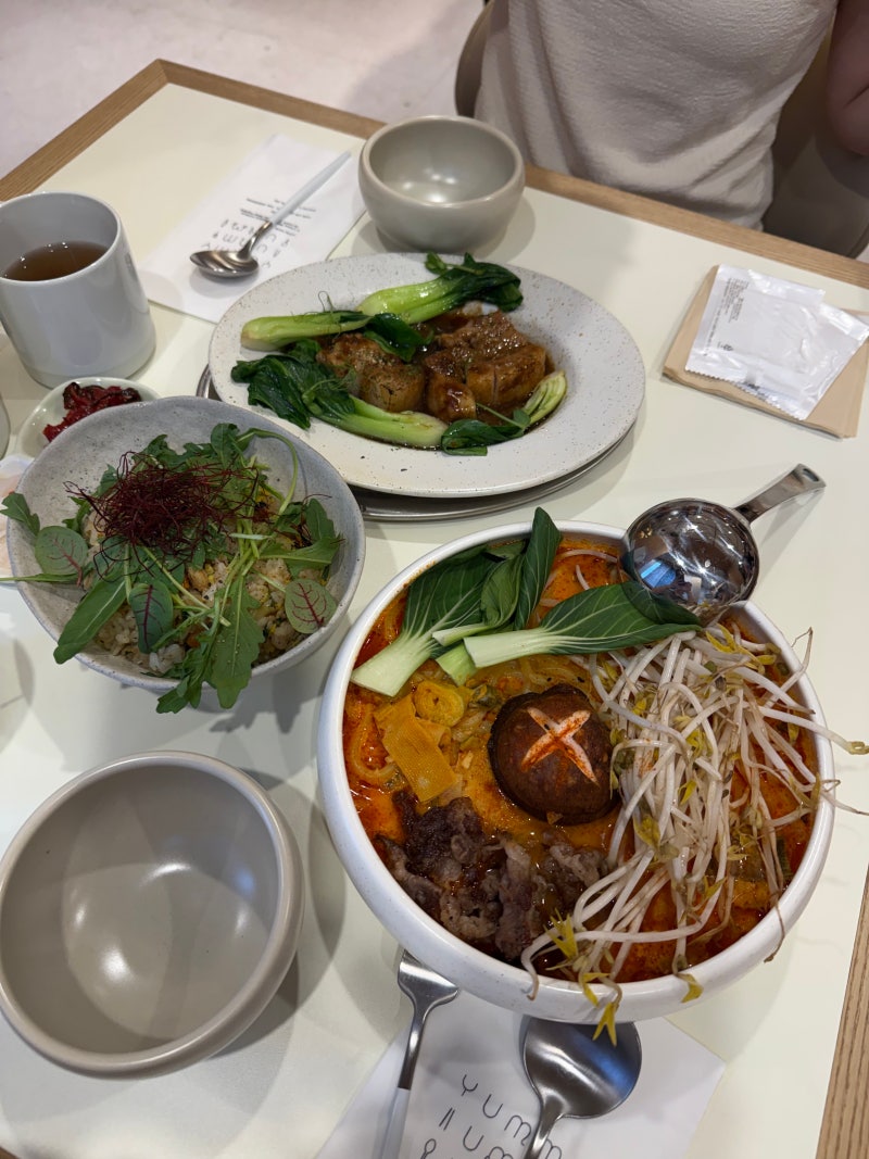 Yamioak in Haenggung-dong: A New Fusion Korean Restaurant on Haengnidan-gil