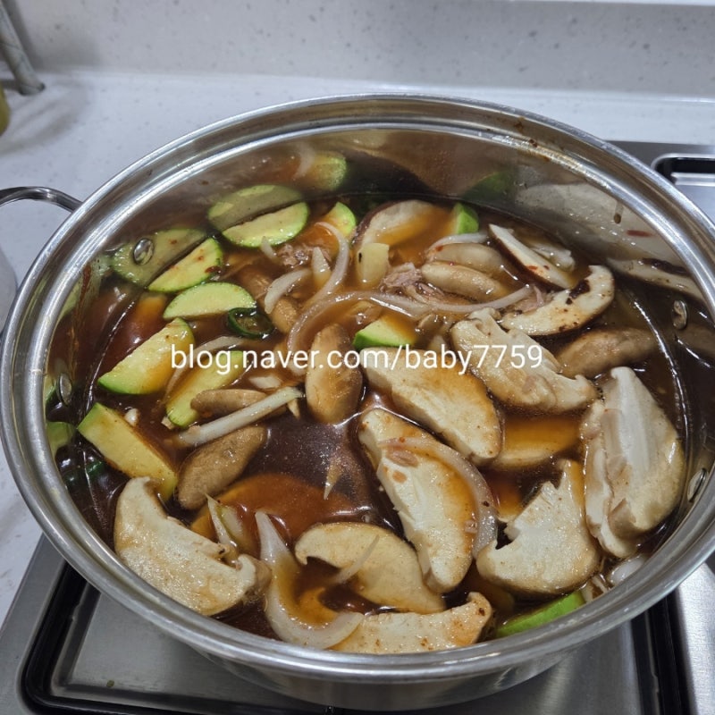 감자표고버섯참치 고추장찌개 레시피