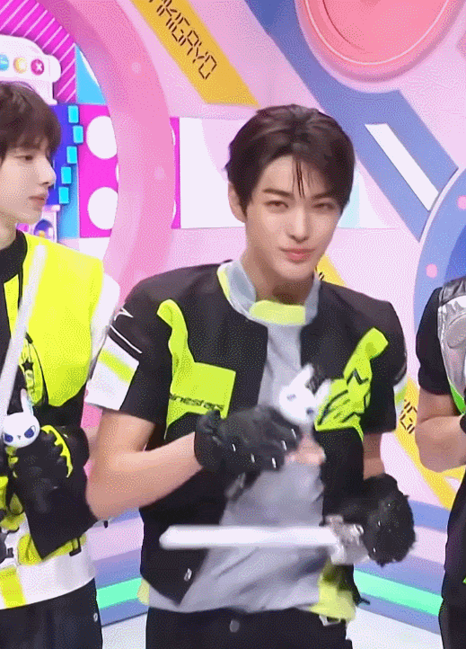 260728 인기가요 라이브 인 도쿄 mc 프로필