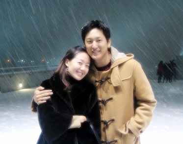 스타 아나운서와 이혼 후 독신 선언했던 톱 연예인, 결국 12살연하 미모의 사진작가와 재혼한....