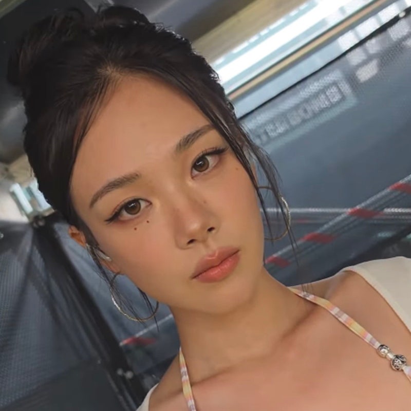 비비 워터밤 헤어 메이크업 스타일 & 수영복 정보는?
