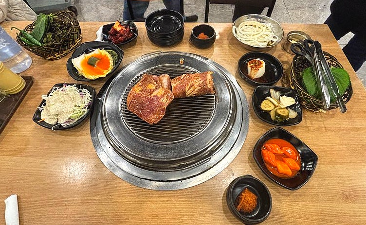 [중랑구] 구워주셔서 더욱 맛있는 - 흥부골 숯불돼지 왕갈비