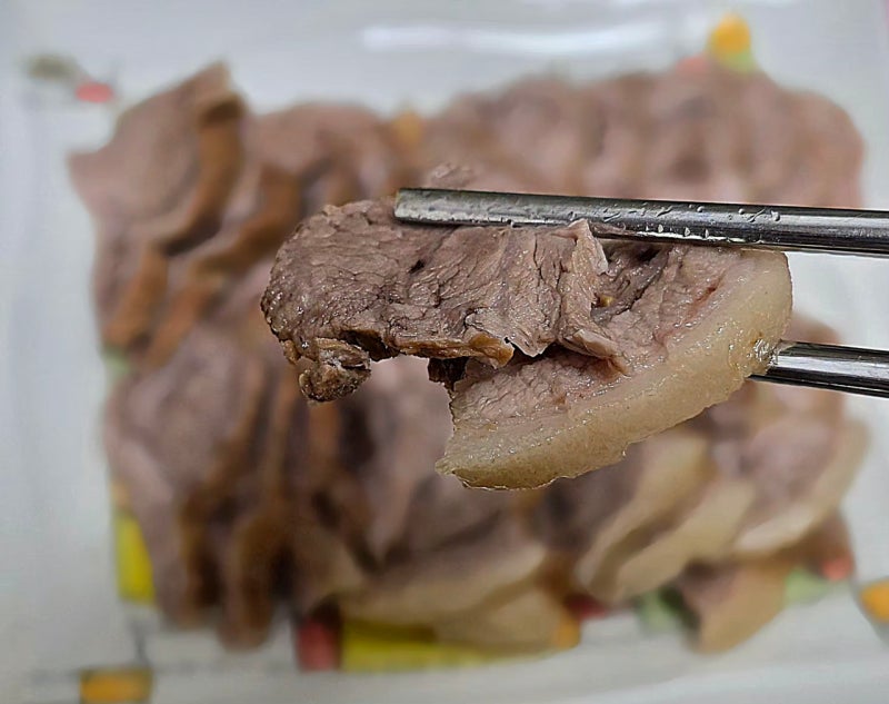 촉촉한 돼지고기보쌈(수육)과 감칠맛 새우젓양념 황금레시피