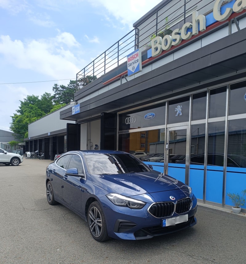 천안 외형복원 BMW 220i 헤드램프 살리고 보닛, 휀더 판금 도색 작업 과정 상세 설명