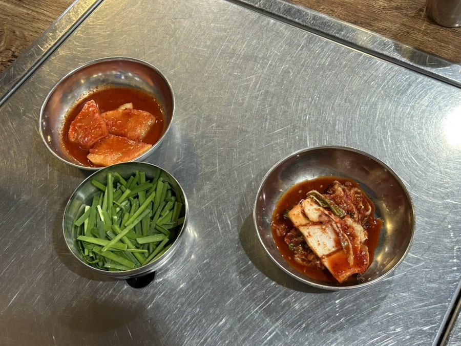쌍둥이수육국밥 선사점 사진 6