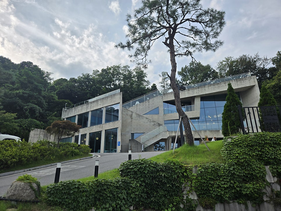 꼬르메움 사진 2