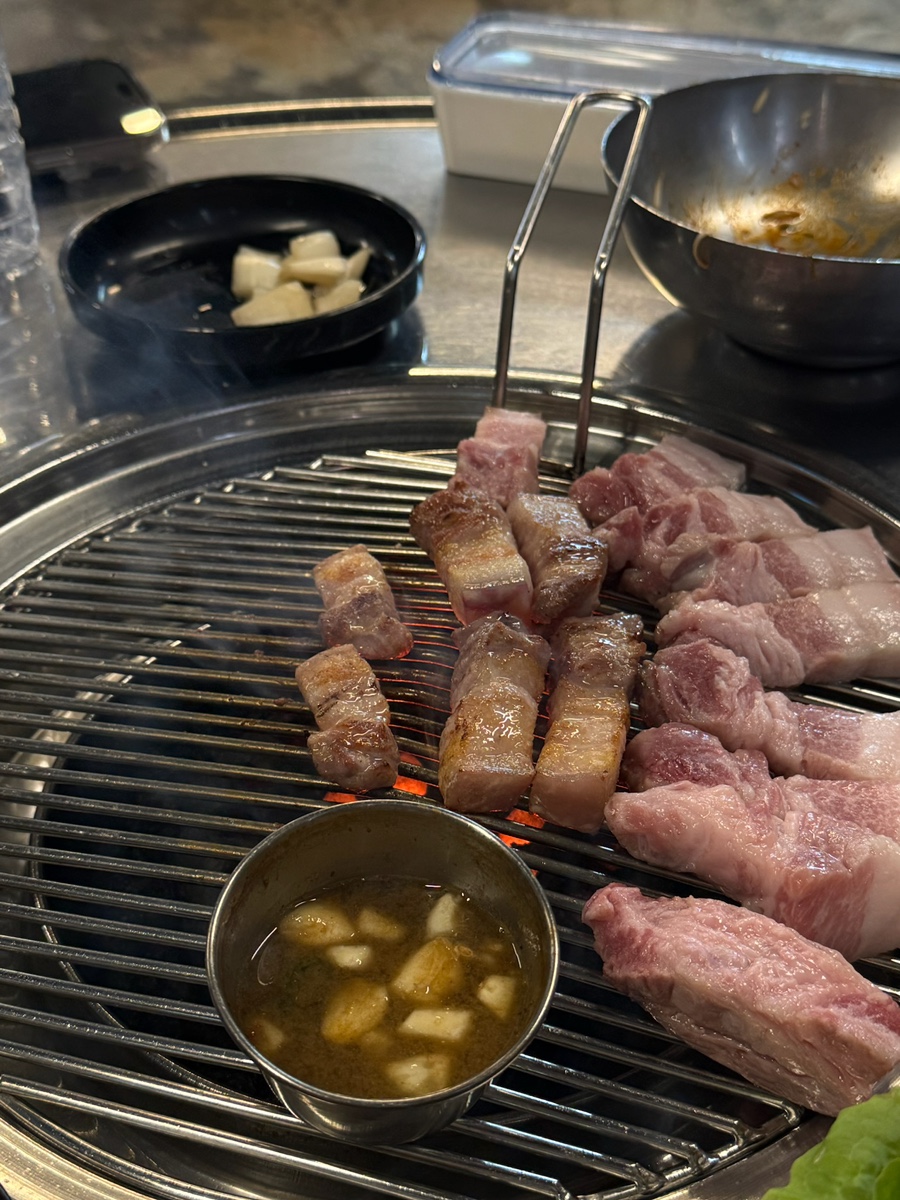 남원흑돼지 연탄골목 사진 1